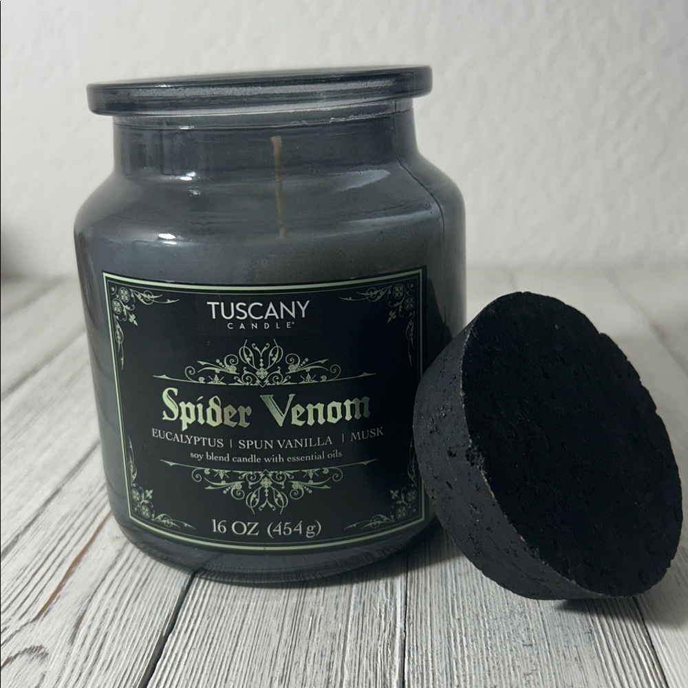 Seasonal Tuscany Candle Spider Venom - Picture 6 of 8